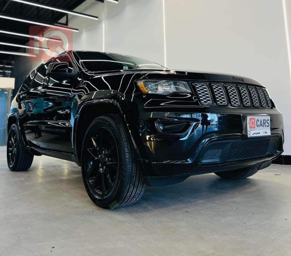 جیپ گراند شیرۆکی